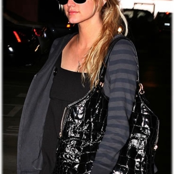 YSL Yves Saint Laurent Downtown Black Quilted Croc Embossed Patent Leather Tote - Picture 3 of 12